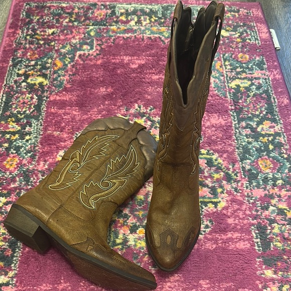 Brown Western Cowboy Boots - Picture 1 of 3